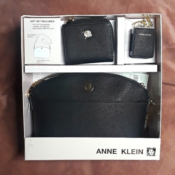 Anne Klein Handbags - Anne Klein purse set